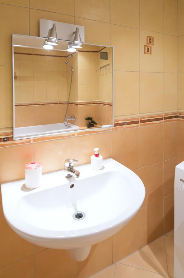 Modern Opatovická Apartment *