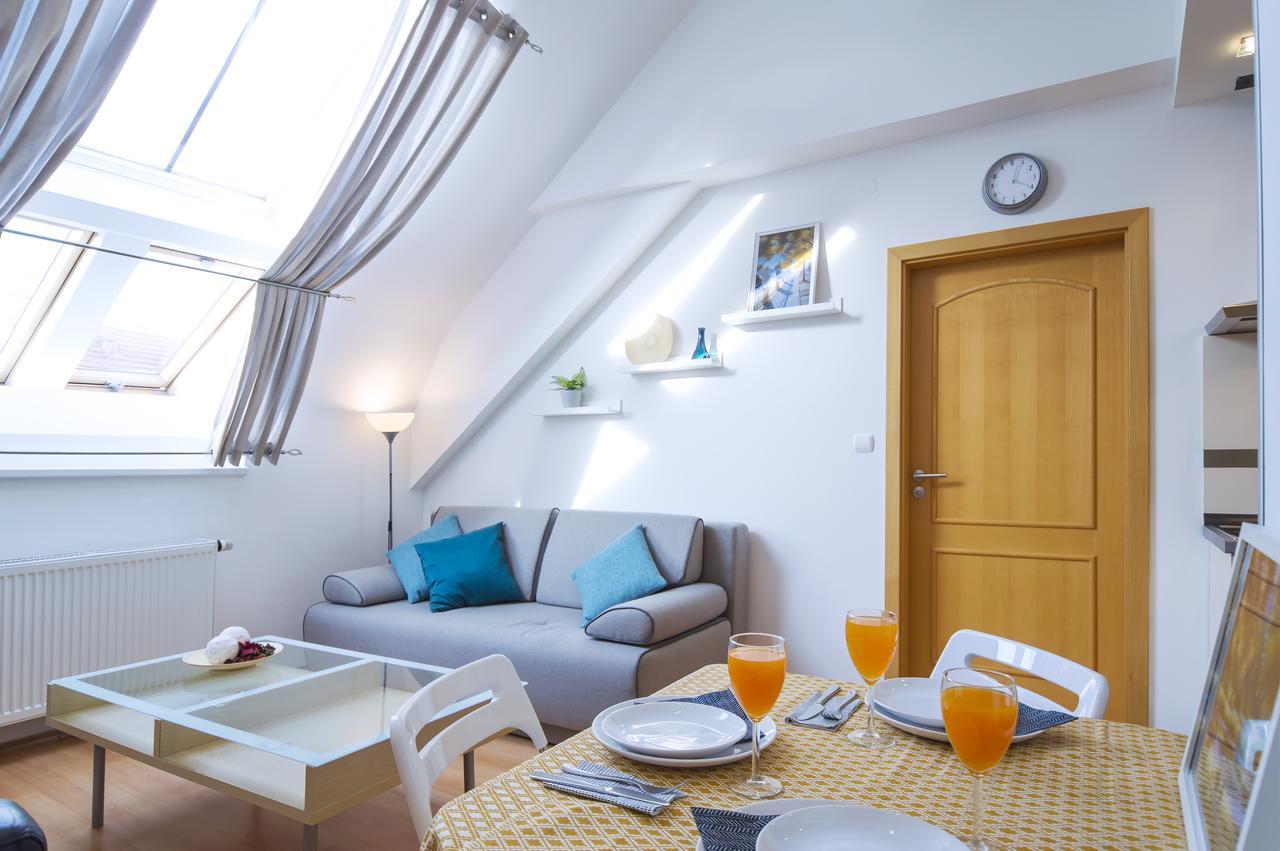 Modern Opatovická Apartment
