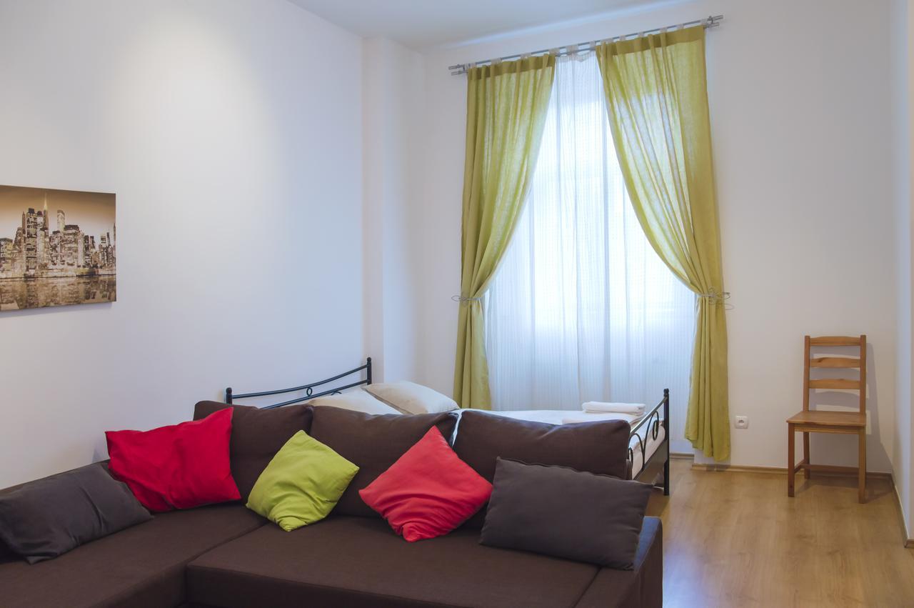Modern Opatovická Apartment *